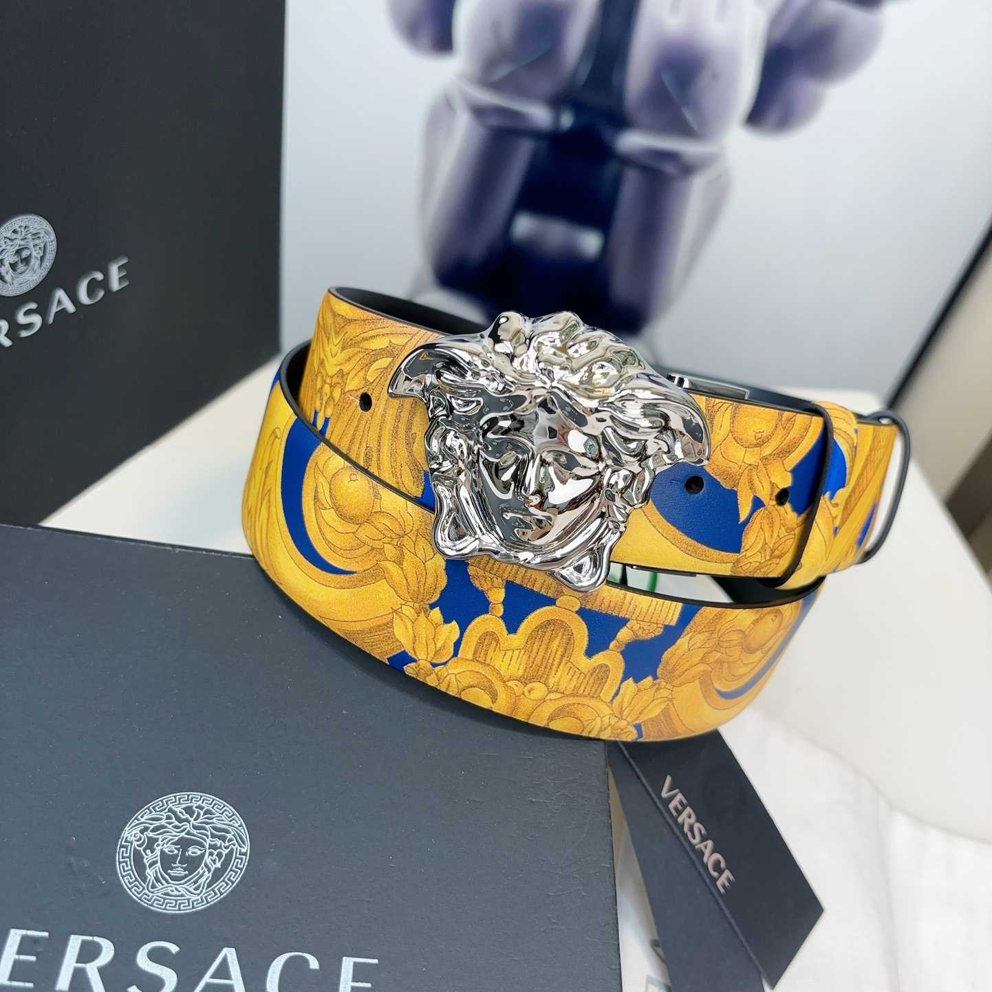 Versace Barocco Reversible Leather Belt    40mm - DopestKickz