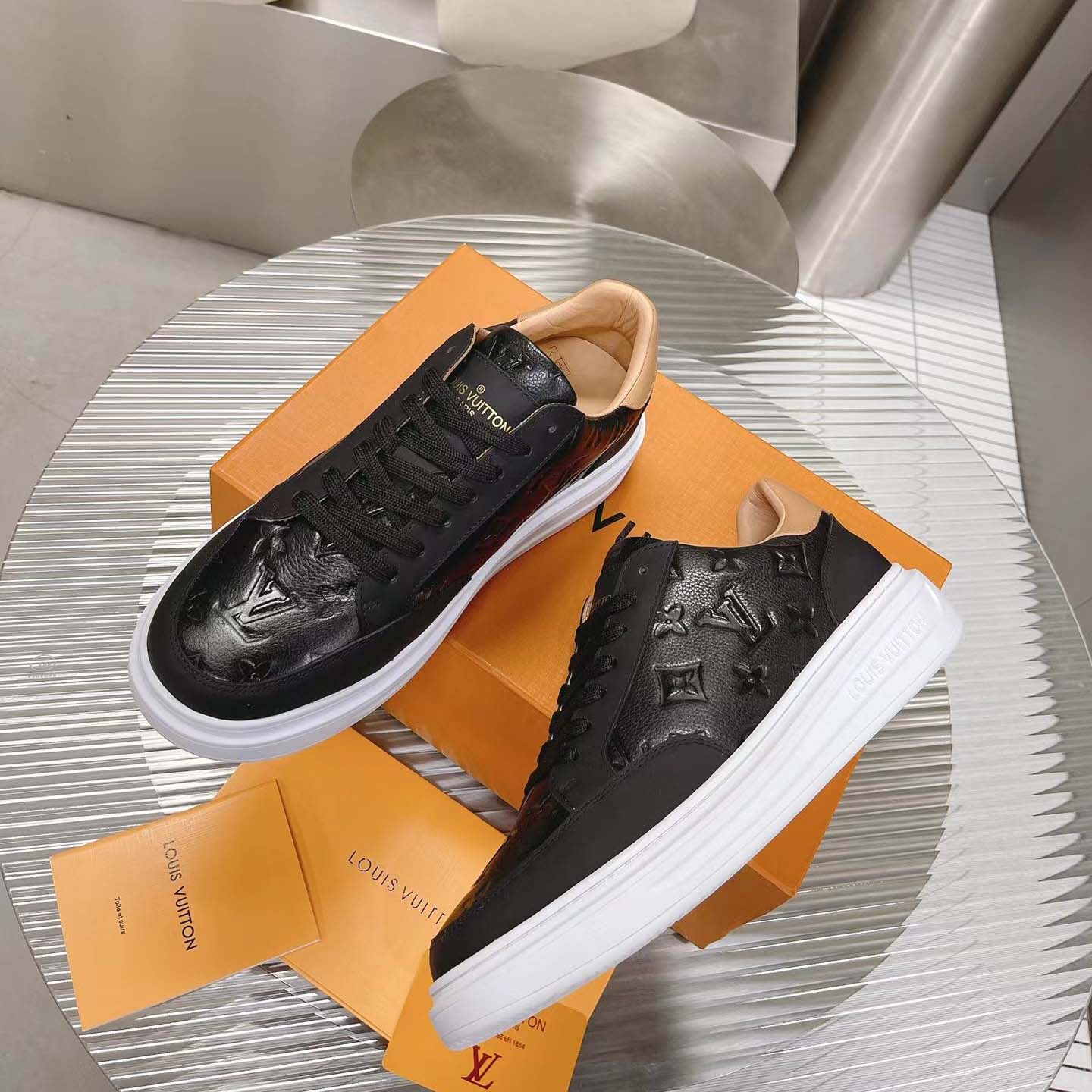 Louis Vuitton Beverly Hills Sneaker    1A8V45 - DopestKickz
