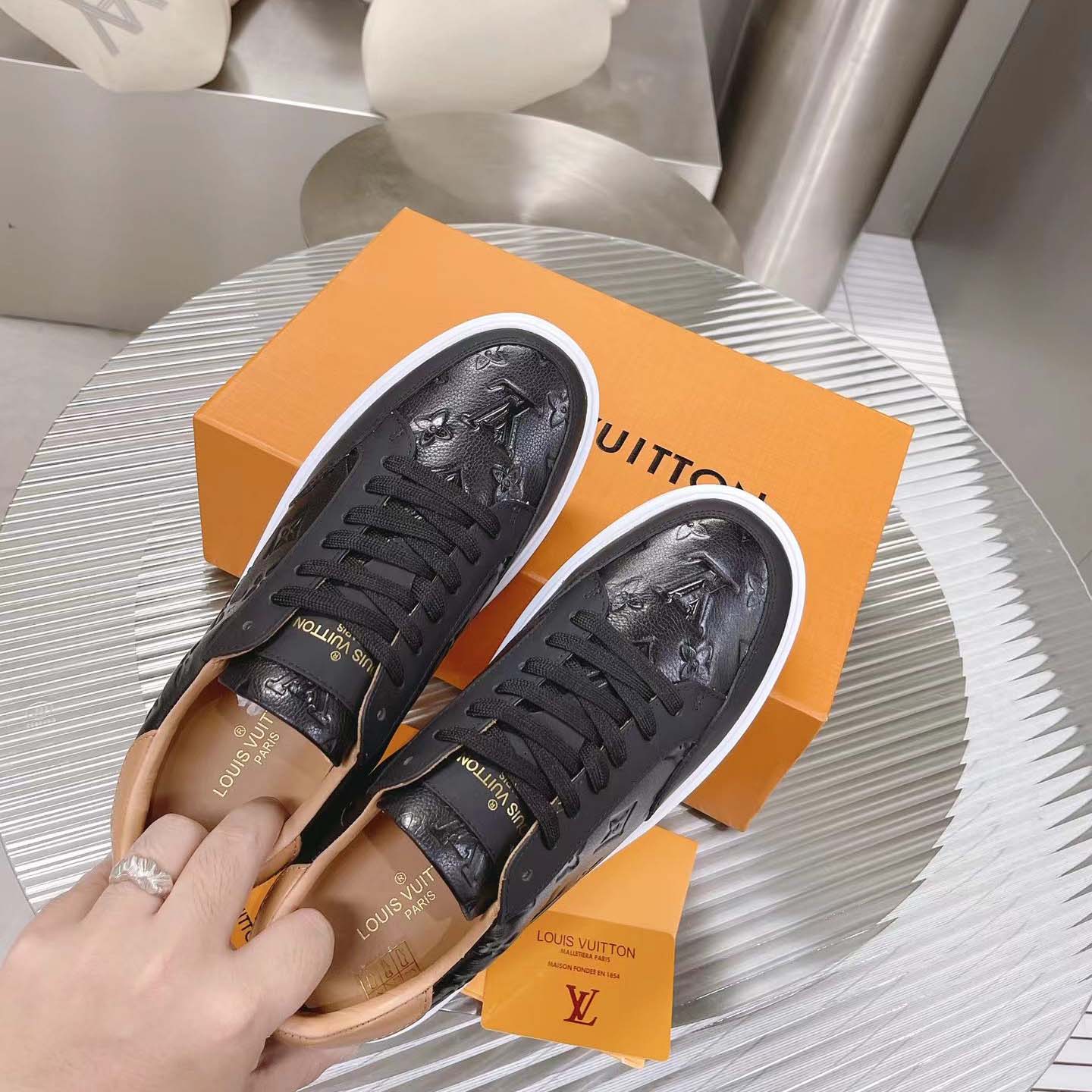 Louis Vuitton Beverly Hills Sneaker    1A8V45 - DopestKickz