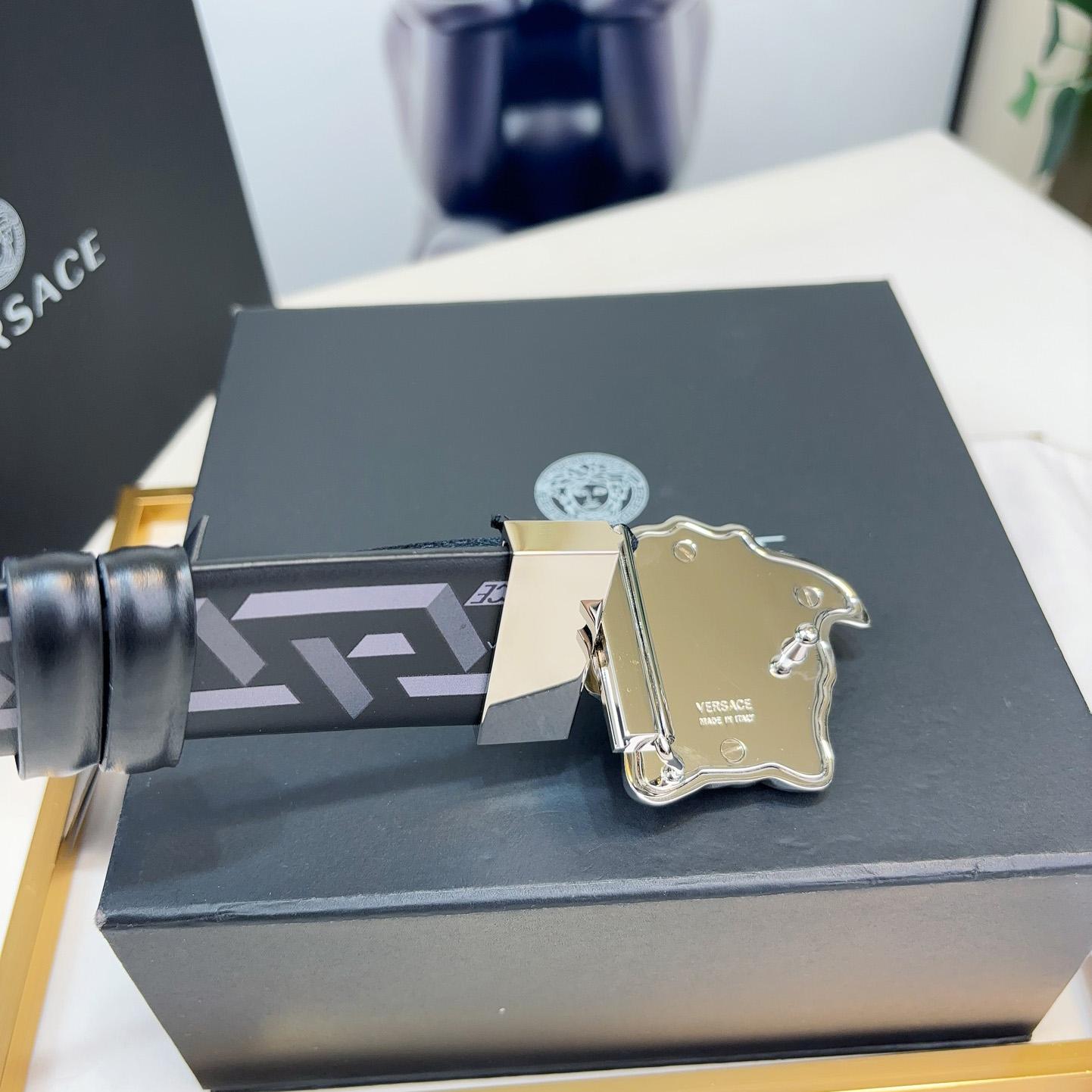 Versace Reversible Leather Belt    40mm - DopestKickz