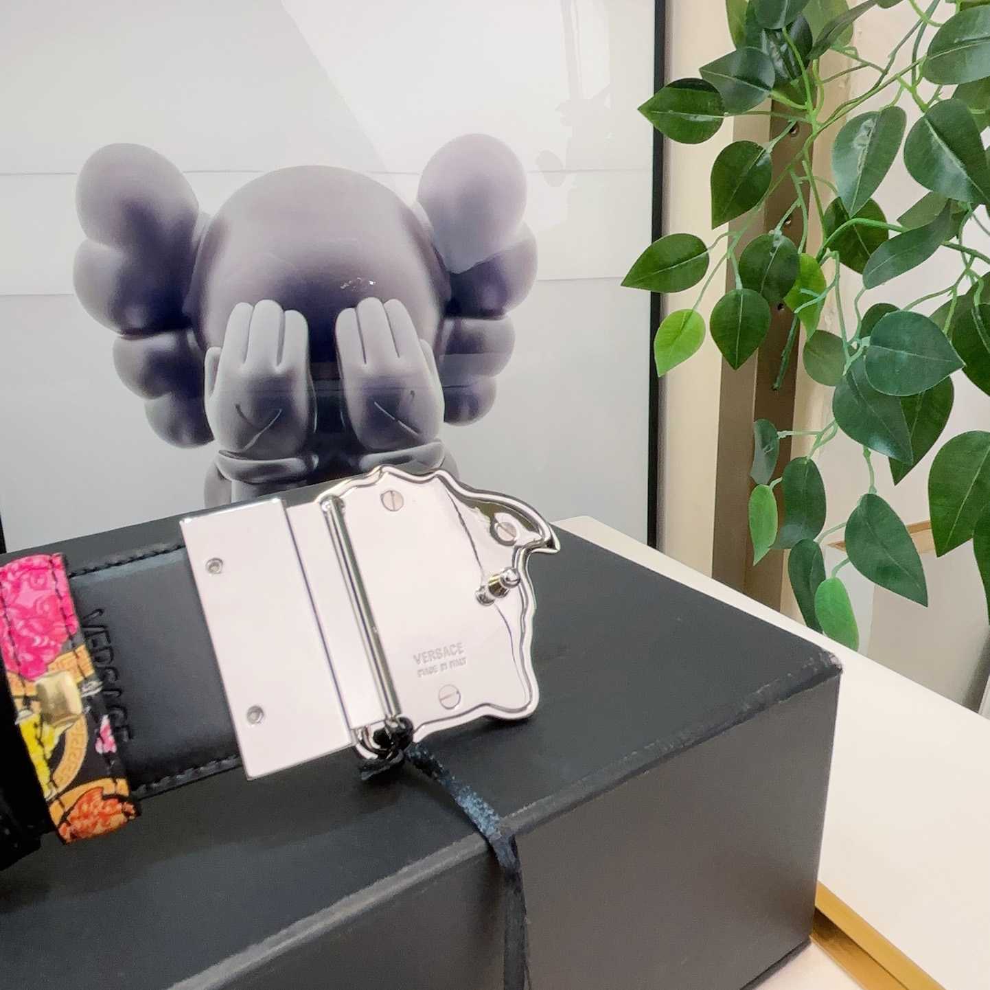 Versace Medusa Medallion Print Reversible Leather Belt   40mm - DopestKickz