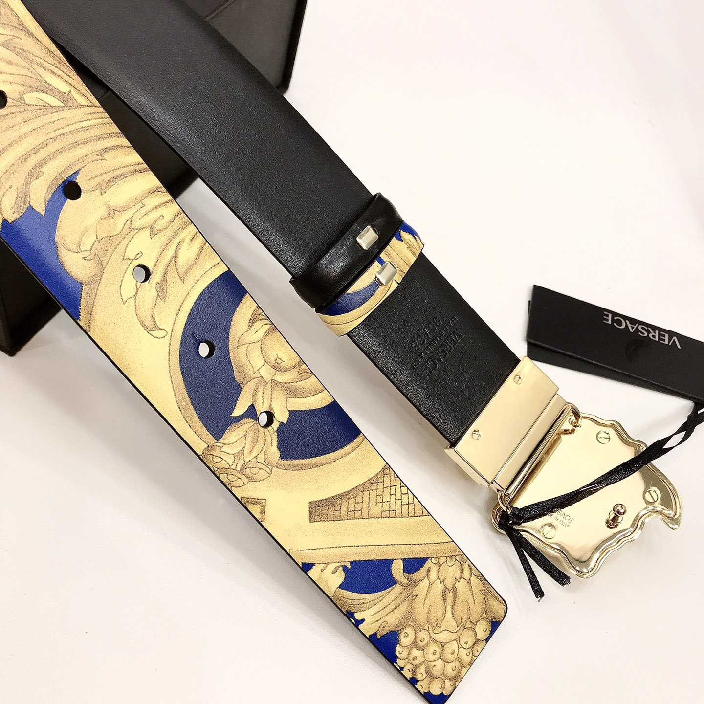 Versace Barocco Reversible Leather Belt    40mm - DopestKickz