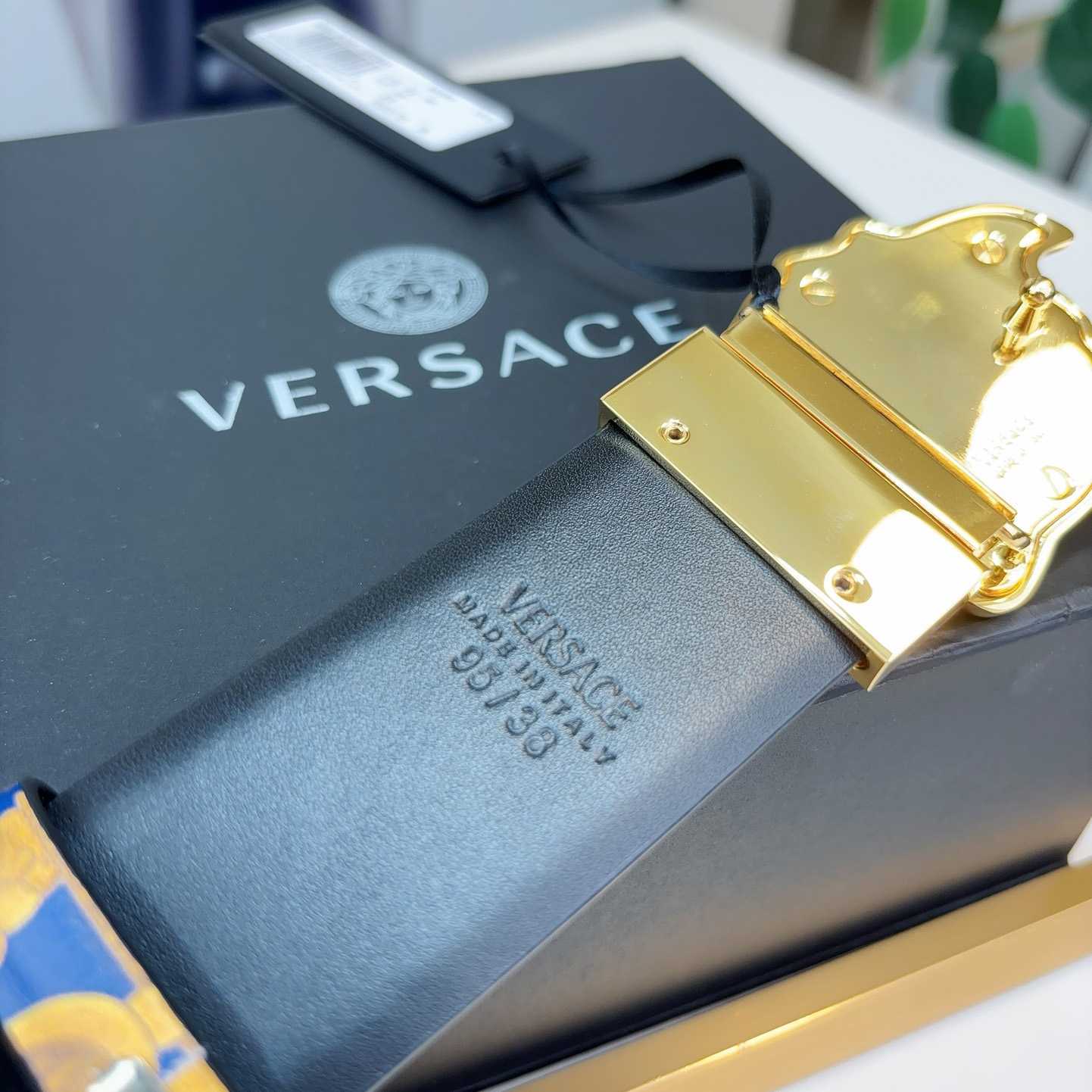 Versace Barocco Reversible Leather Belt    40mm - DopestKickz