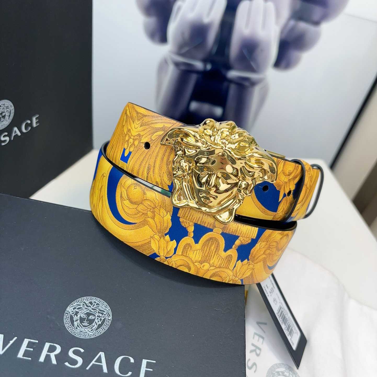 Versace Barocco Reversible Leather Belt    40mm - DopestKickz