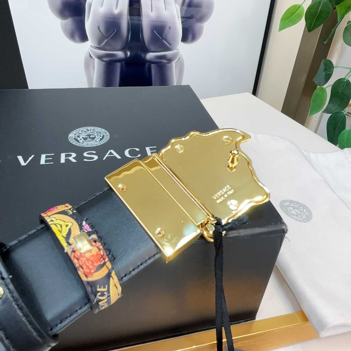 Versace Medusa Medallion Print Reversible Leather Belt   40mm - DopestKickz