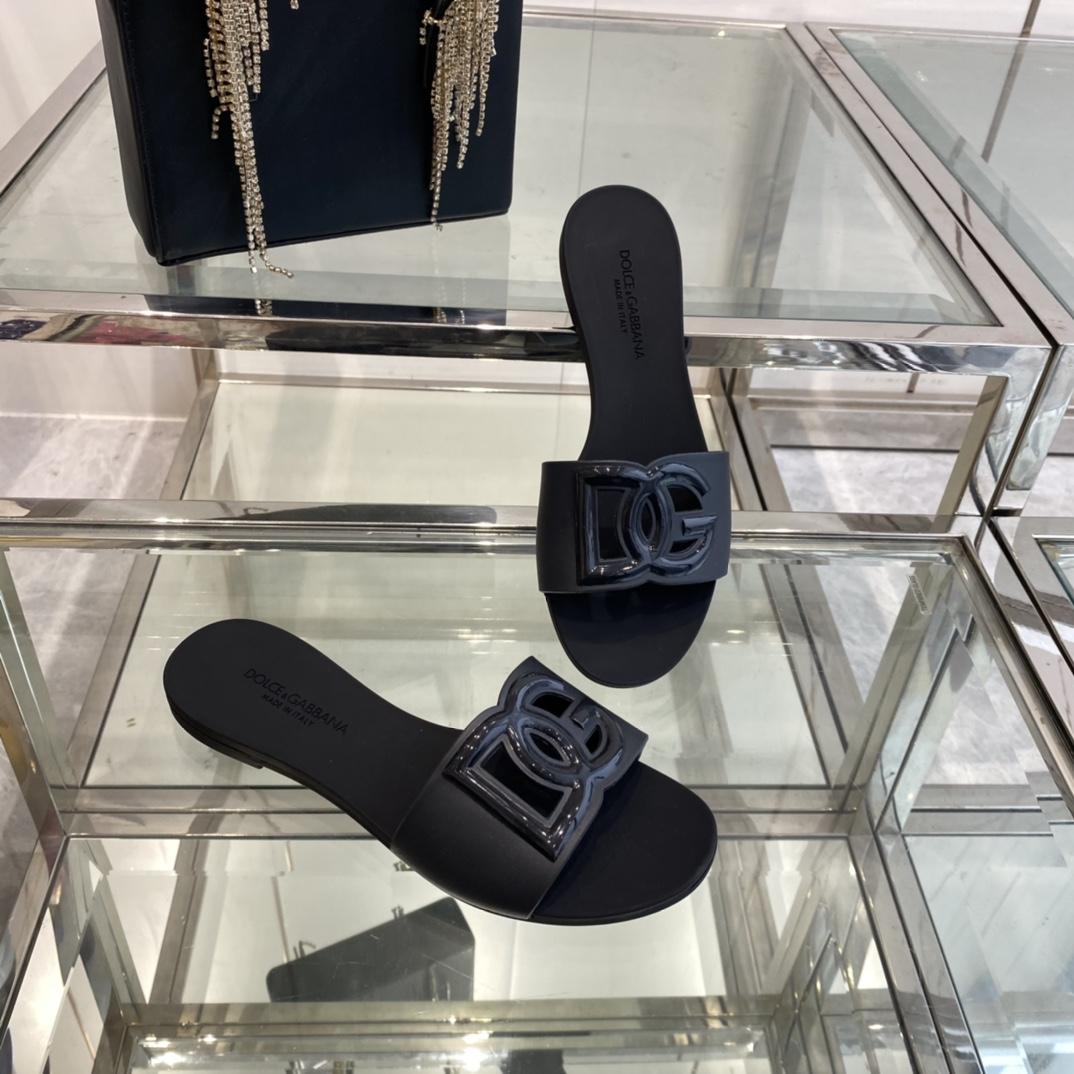 Dolce & Gabbana Rubber Beachwear Sliders - DopestKickz