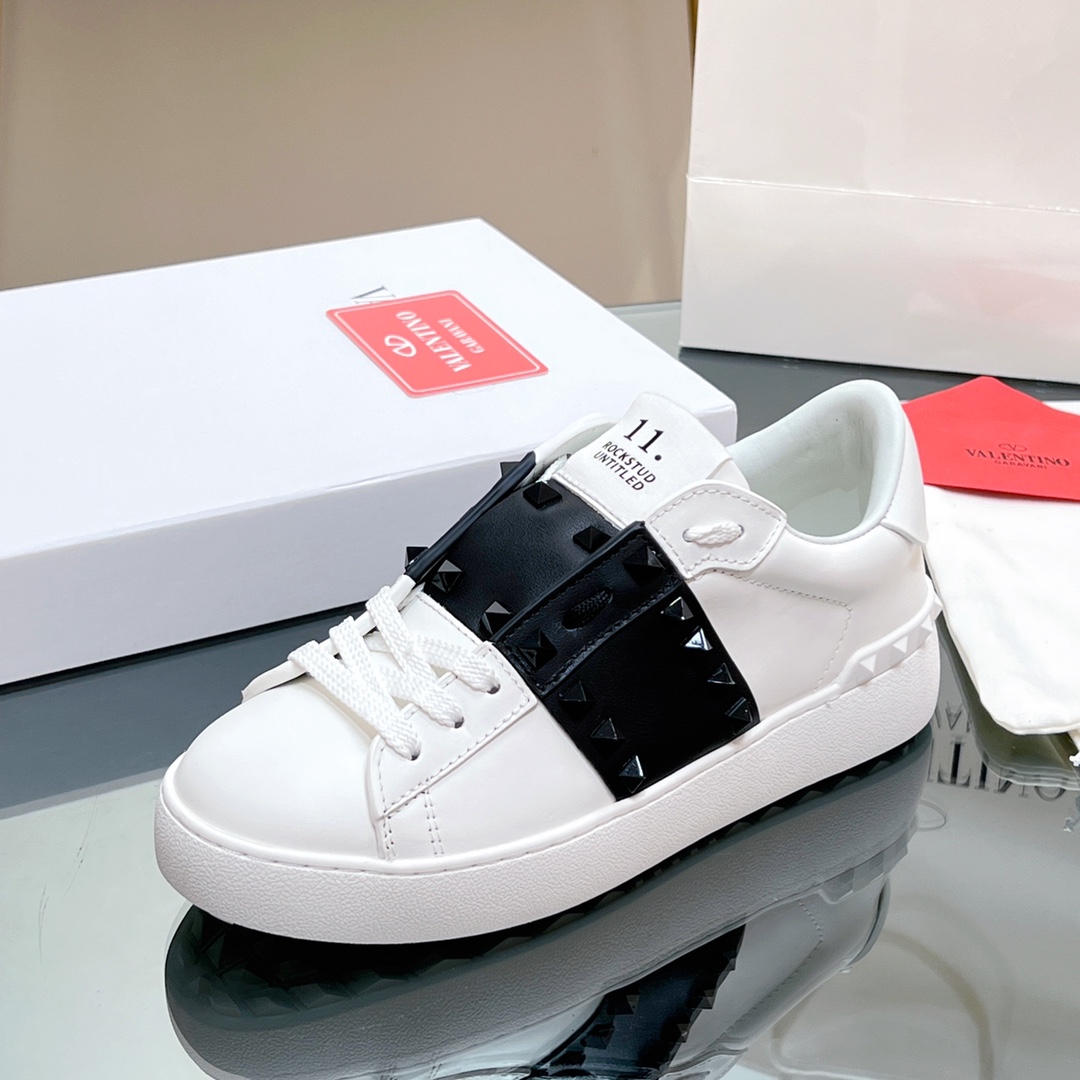 Valenti Garavani Rockstud Untitled Low-top Sneakers - DopestKickz