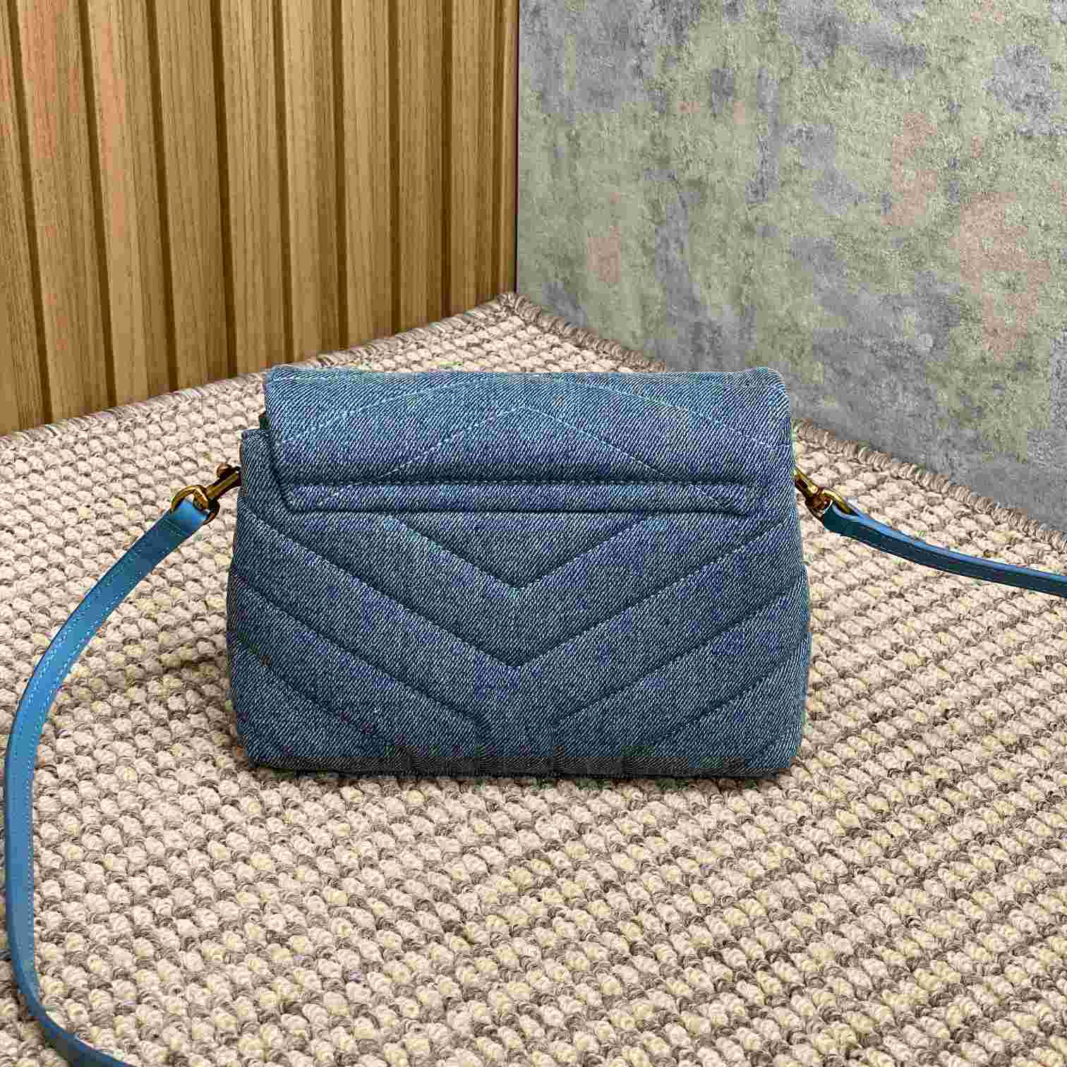 Saint Laurent Denim Shoulder Bag （0x7x15cm） - DopestKickz