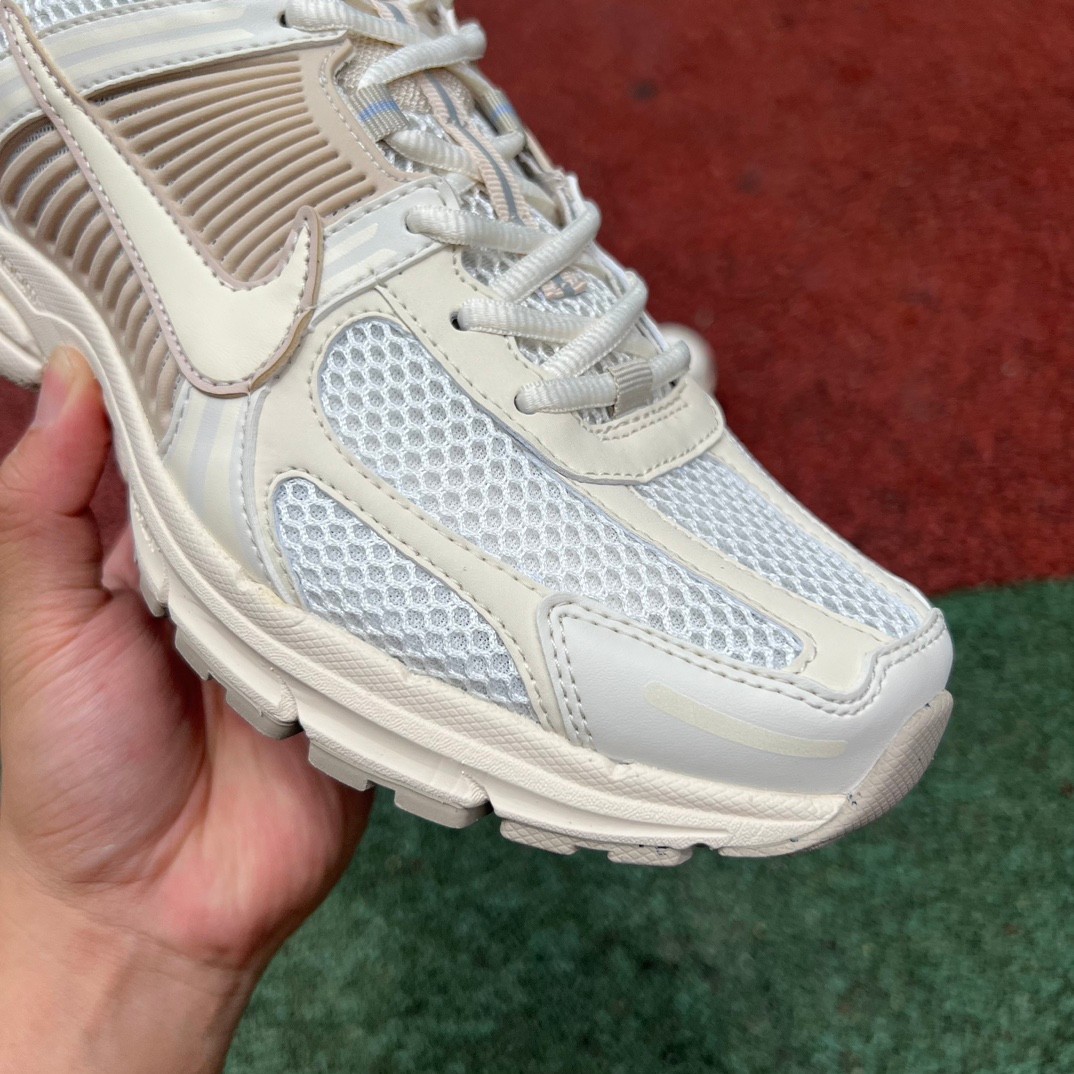 Nike Zoom Vomero 5 Sneakers   FQ6868-181 - DopestKickz
