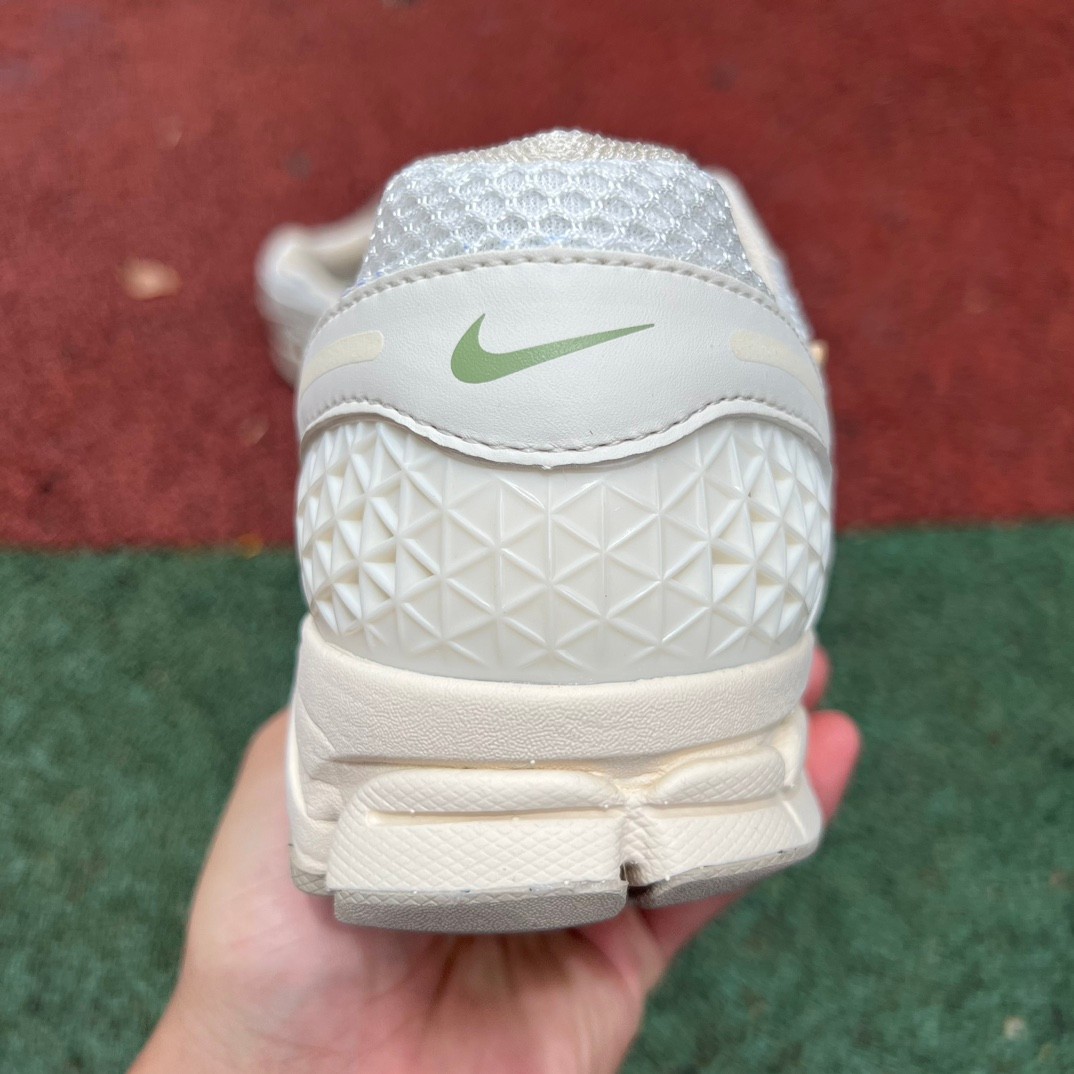 Nike Zoom Vomero 5 Sneakers   FQ6868-181 - DopestKickz