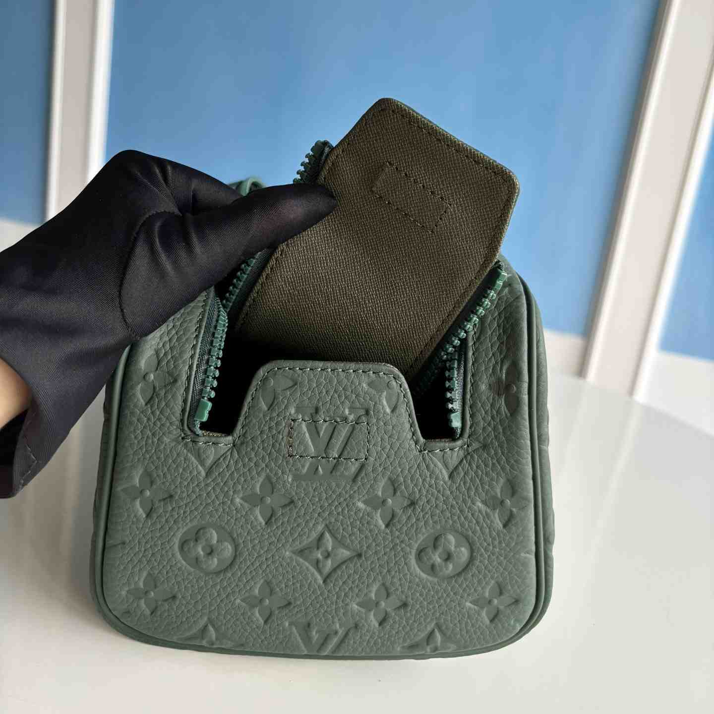 Louis Vuitton Dopp Kit    M24442 - DopestKickz