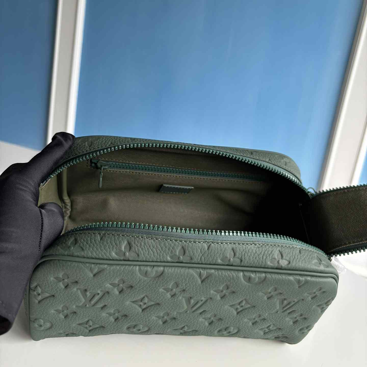 Louis Vuitton Dopp Kit    M24442 - DopestKickz