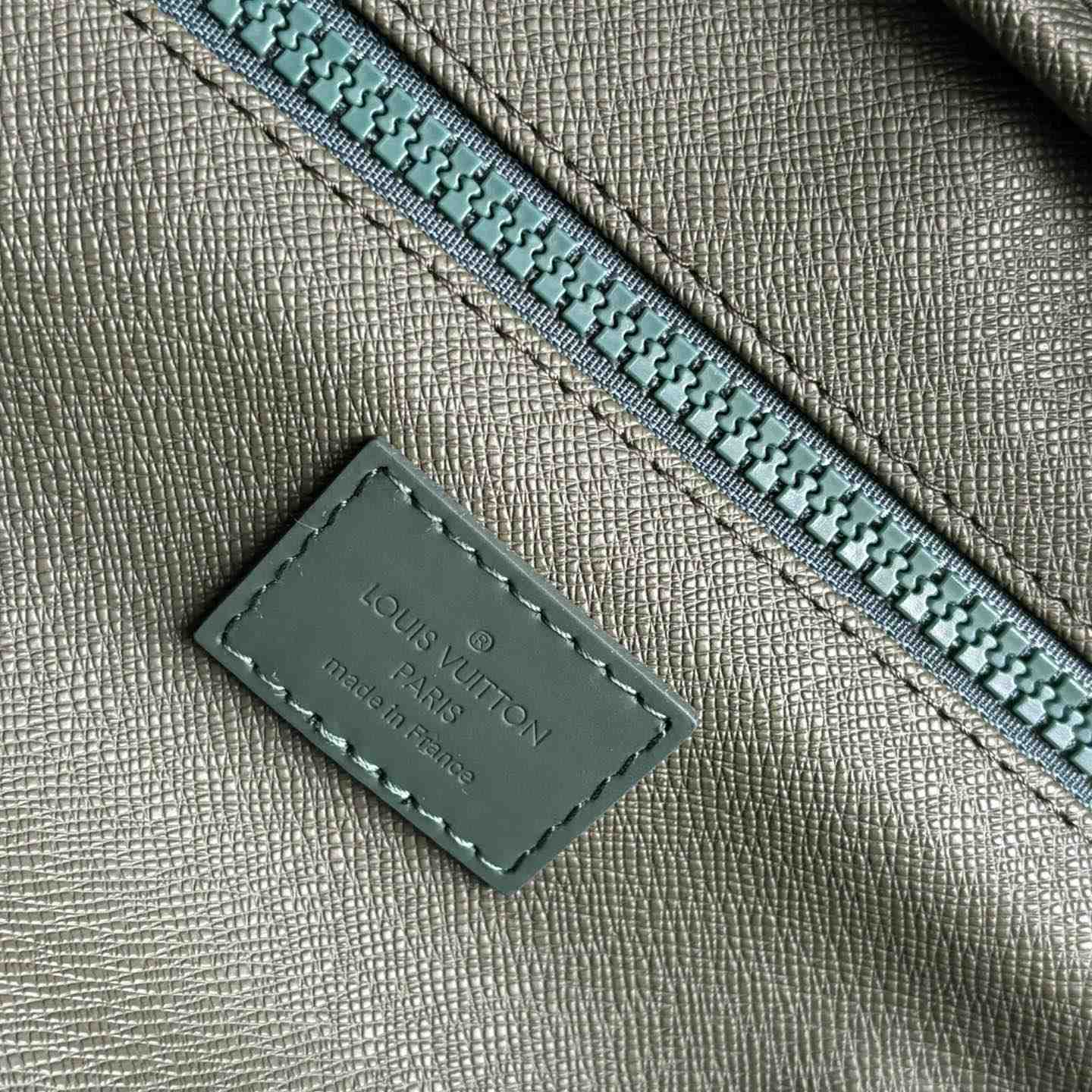 Louis Vuitton Dopp Kit    M24442 - DopestKickz