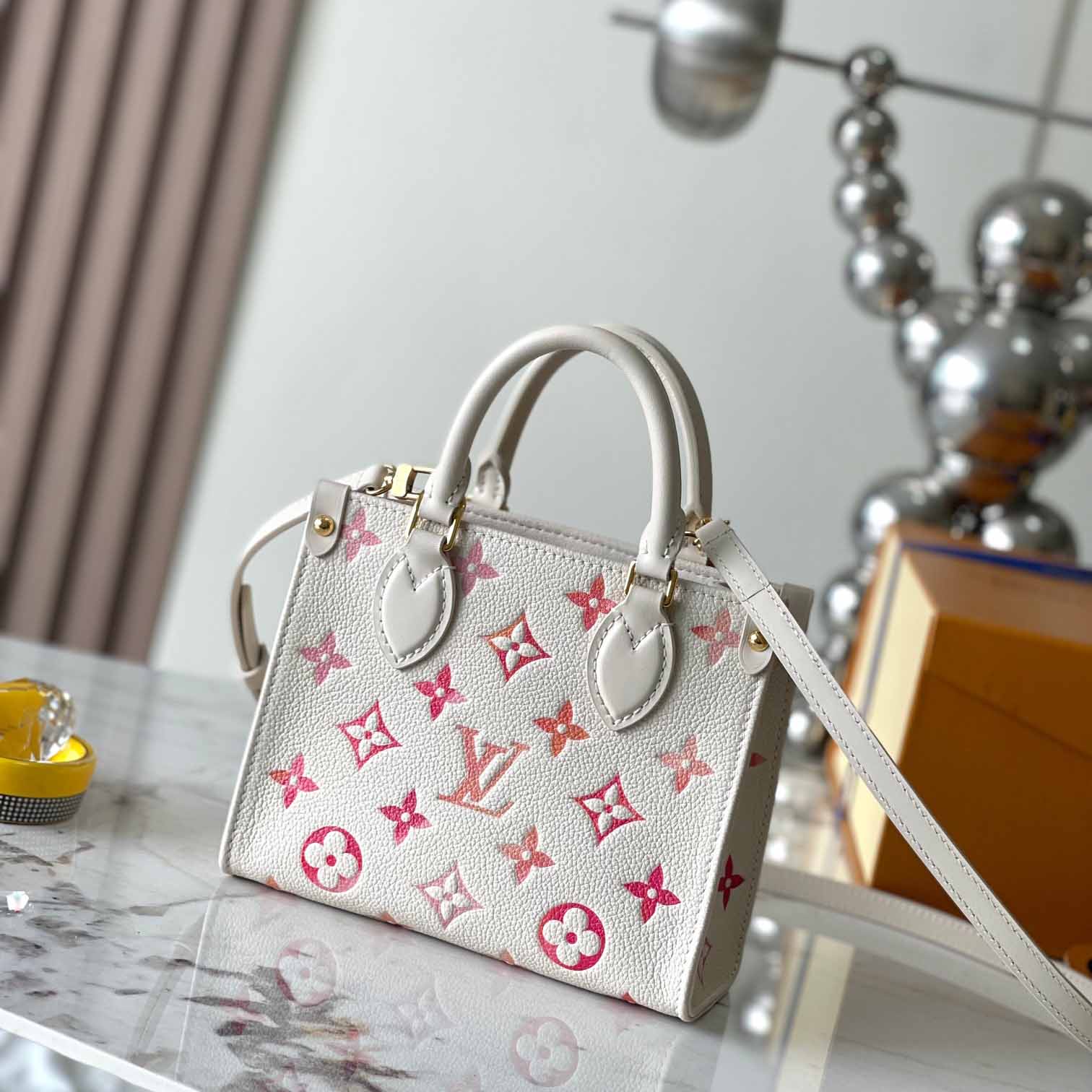 Louis Vuitton OnTheGo BB   M47115 - DopestKickz