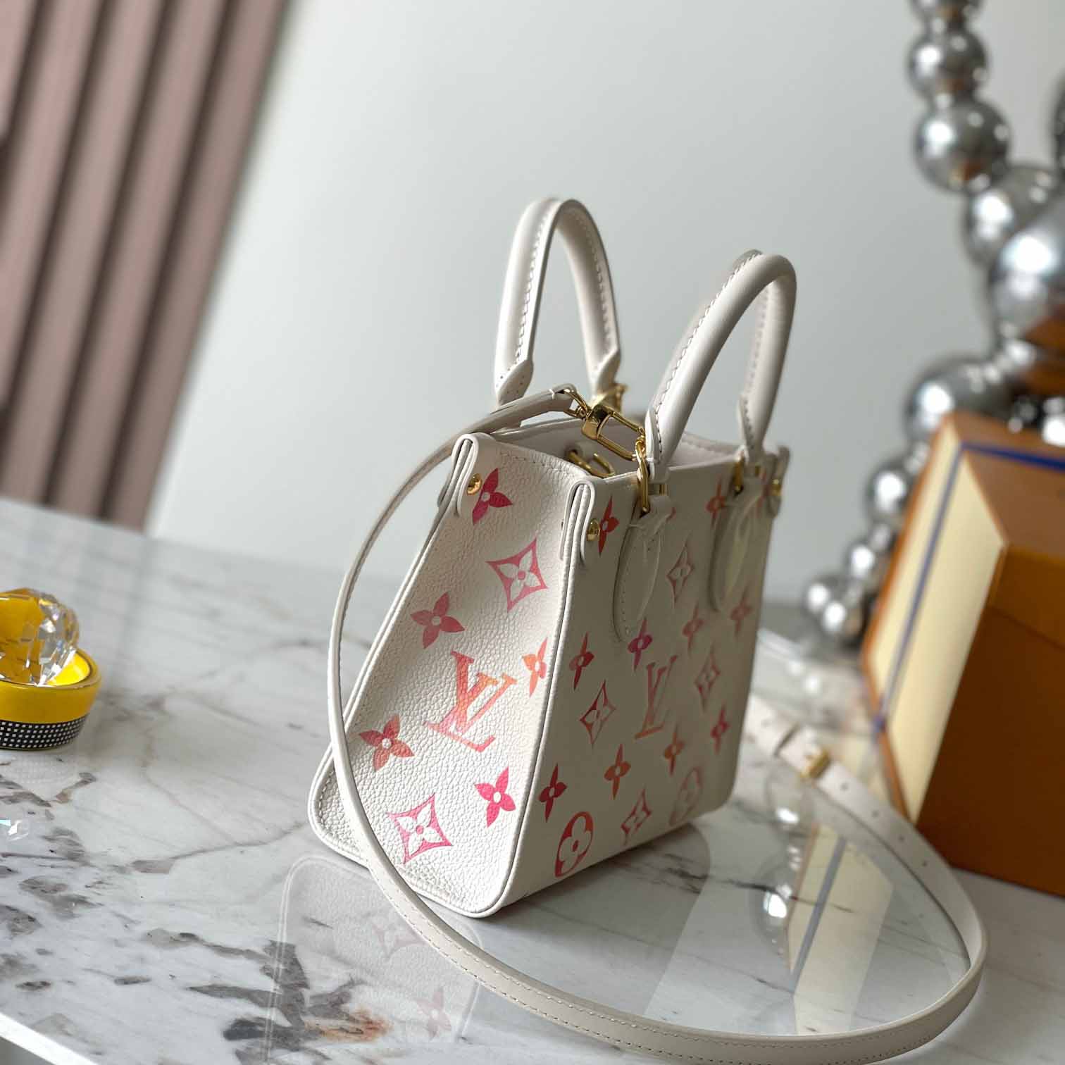 Louis Vuitton OnTheGo BB   M47115 - DopestKickz