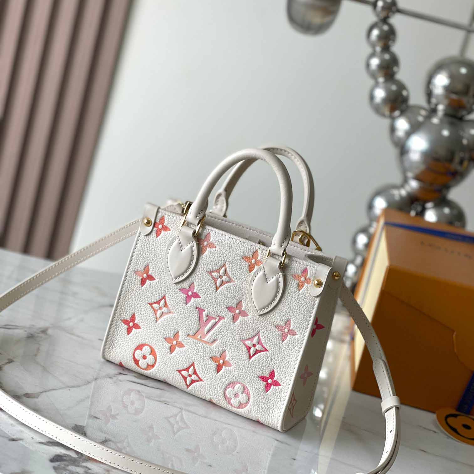 Louis Vuitton OnTheGo BB   M47115 - DopestKickz