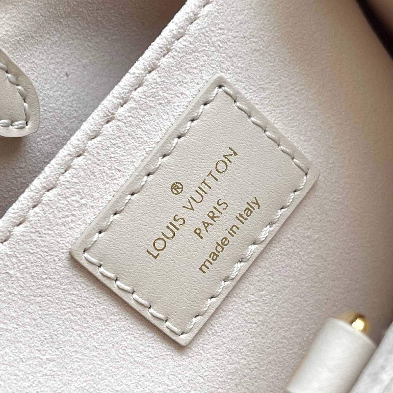 Louis Vuitton OnTheGo BB   M47115 - DopestKickz