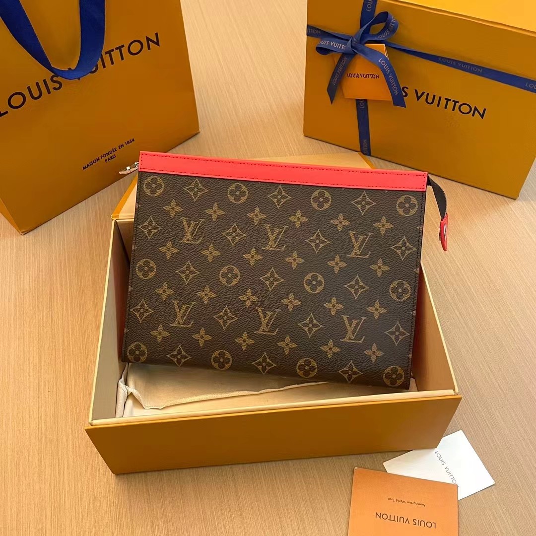 Louis Vuitton Pochette Voyage MM  M82855 - DopestKickz