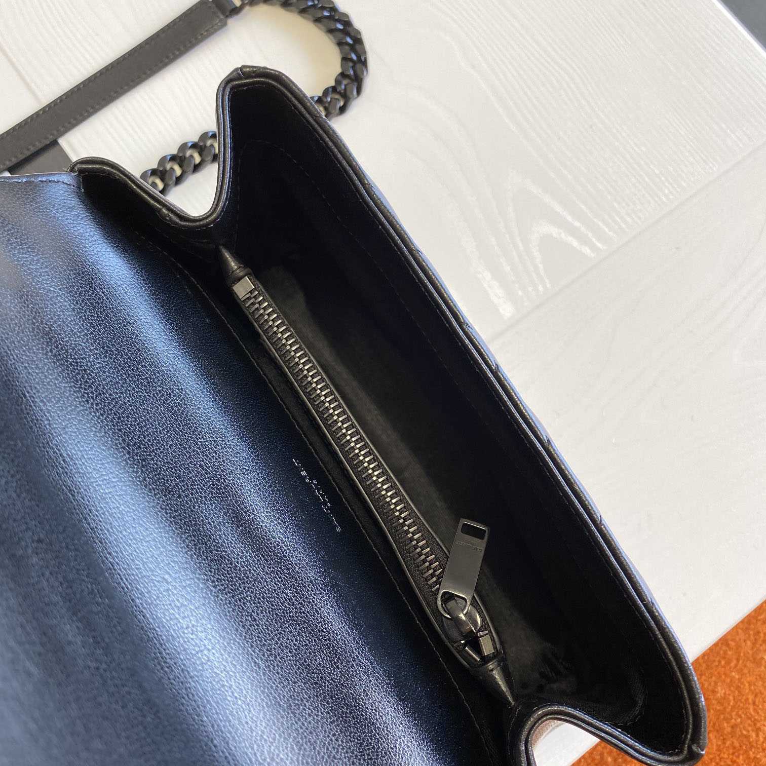 Saint Laurent Leather Shoulder Bag Black  (24x17x6.5cm) - DopestKickz