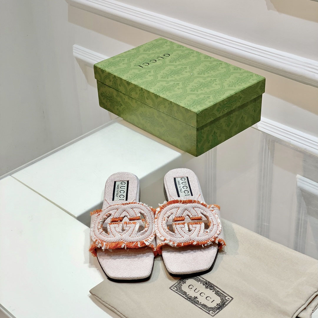 Gucci Women's Interlocking G Slide Sandal - DopestKickz