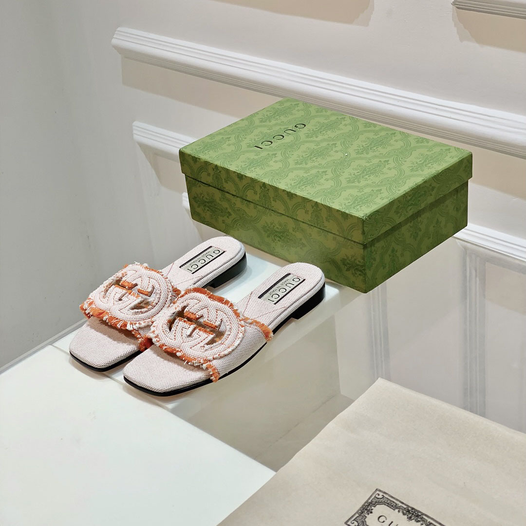 Gucci Women's Interlocking G Slide Sandal - DopestKickz
