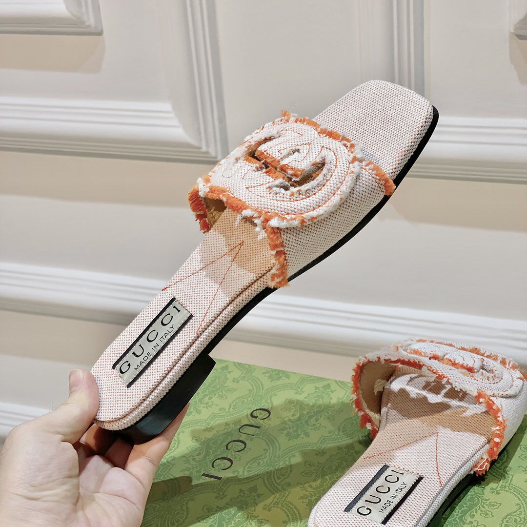 Gucci Women's Interlocking G Slide Sandal - DopestKickz