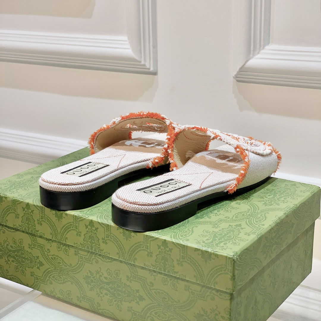 Gucci Women's Interlocking G Slide Sandal - DopestKickz