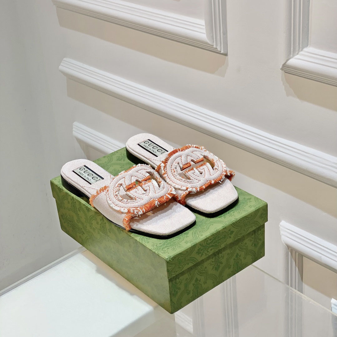 Gucci Women's Interlocking G Slide Sandal - DopestKickz