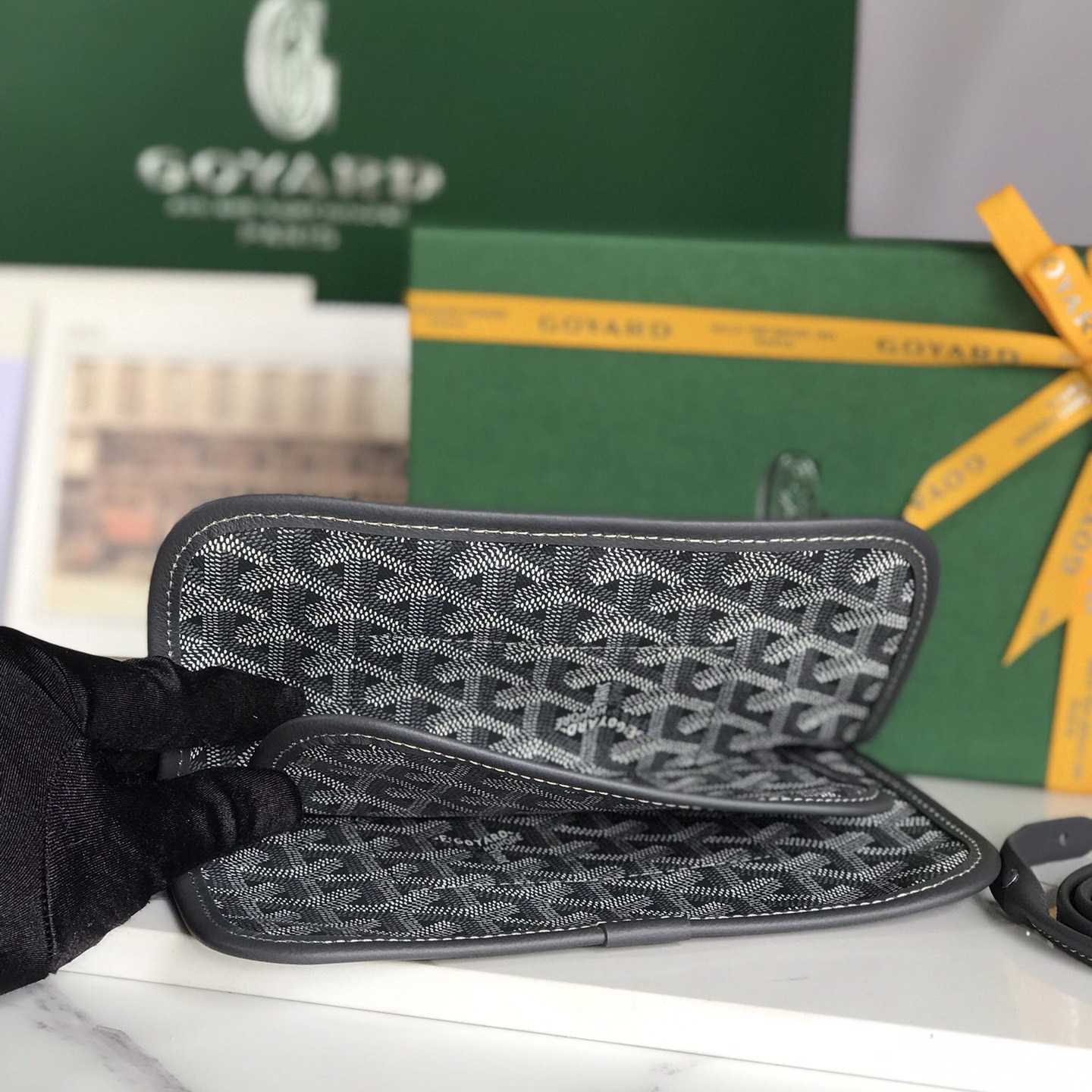 Goyard Plumet Pocket Wallet - DopestKickz