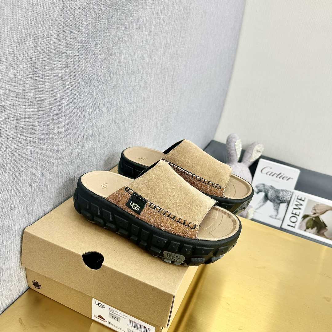 Ugg All Gender Venture Daze Slide - DopestKickz