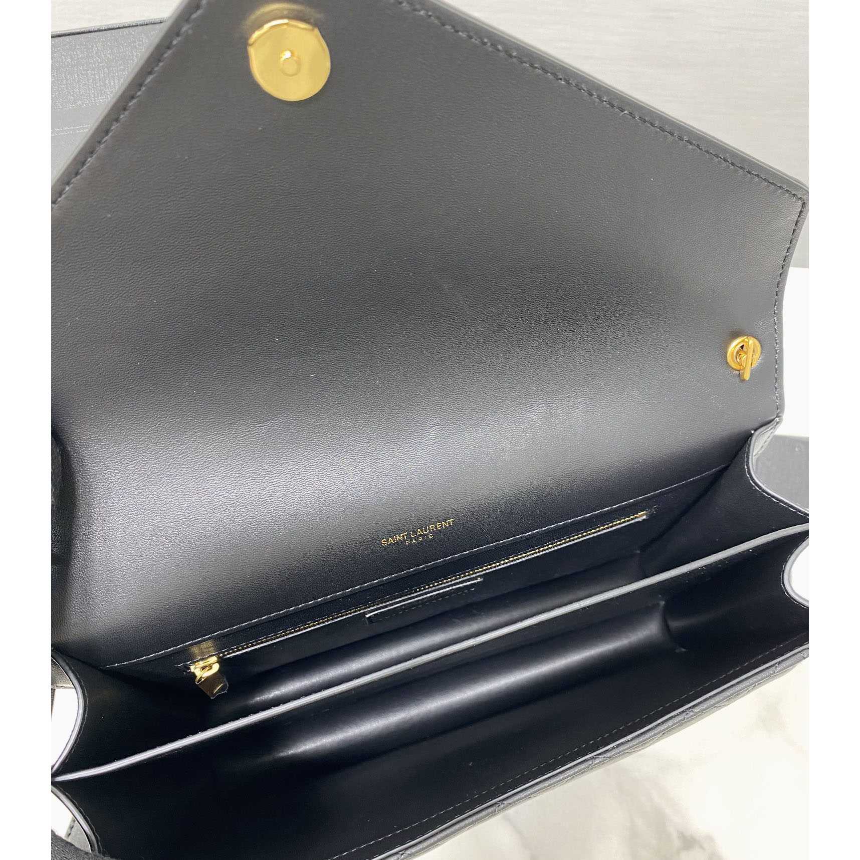 Saint Laurent Leather Crossbody Bag  ( 26x18x5cm) - DopestKickz