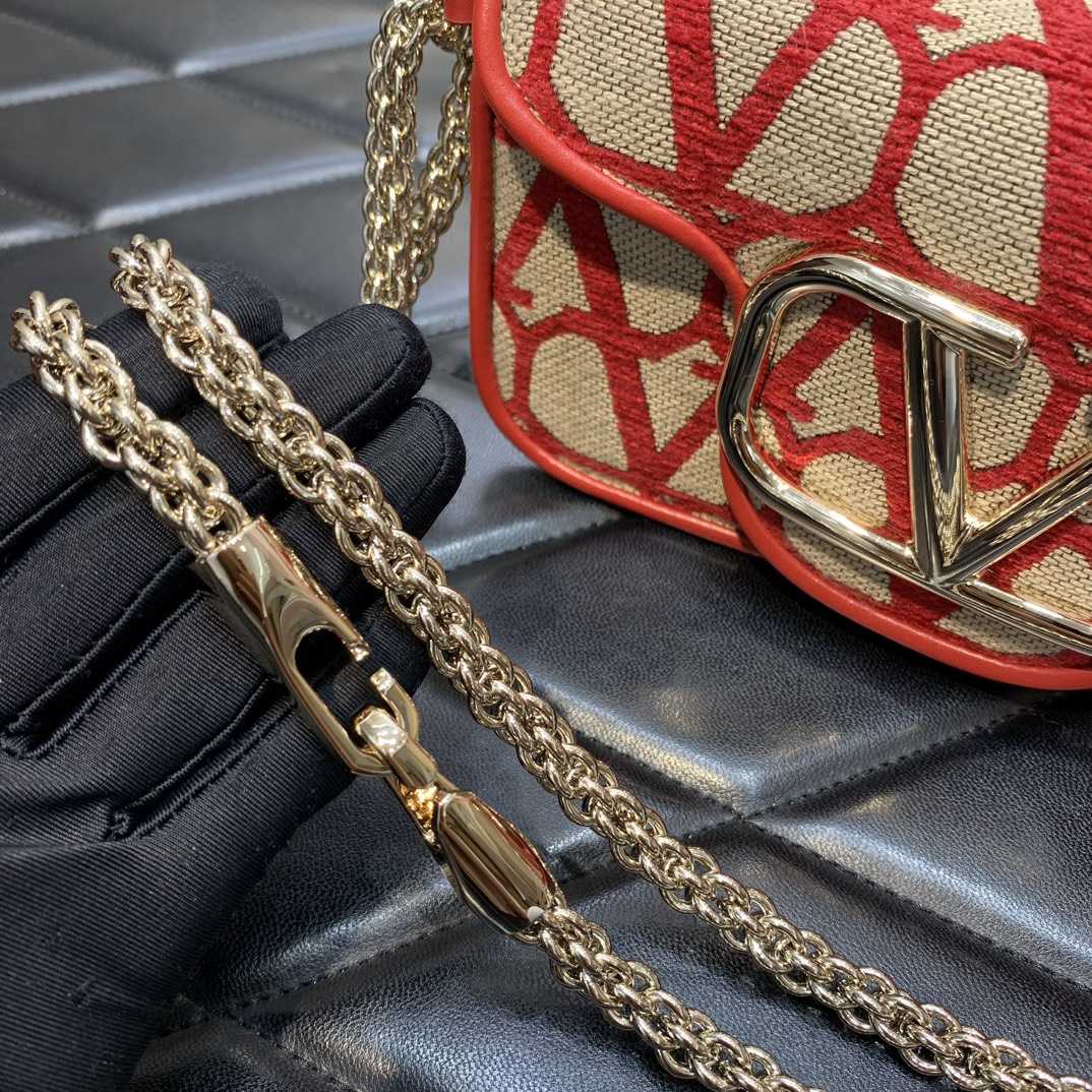 Valenti  VLogo Plaque Foldover Top Shoulder Bag  ( 20-11-5cm) - DopestKickz