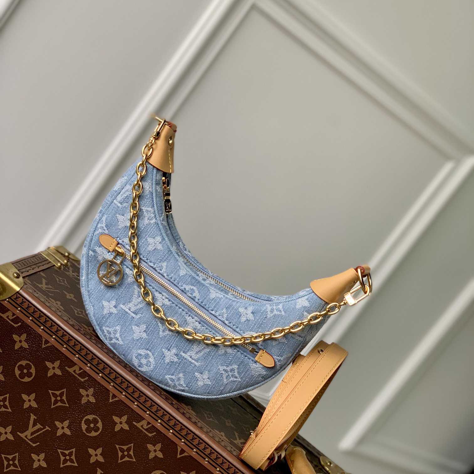 Louis Vuitton Loop  M24846 - DopestKickz