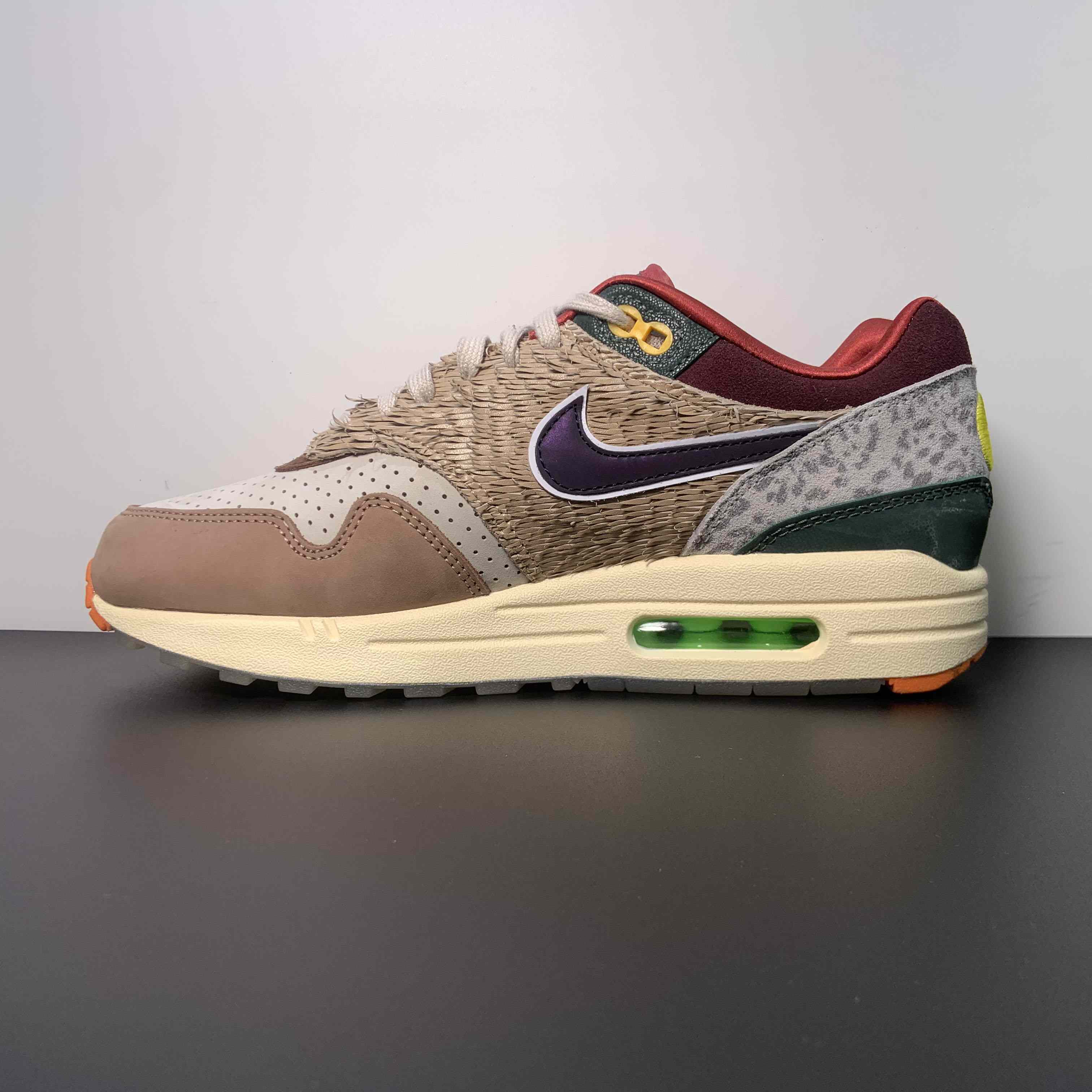 Division Street x Nike Air Max 1 Sneakers    HQ2639-100 - DopestKickz