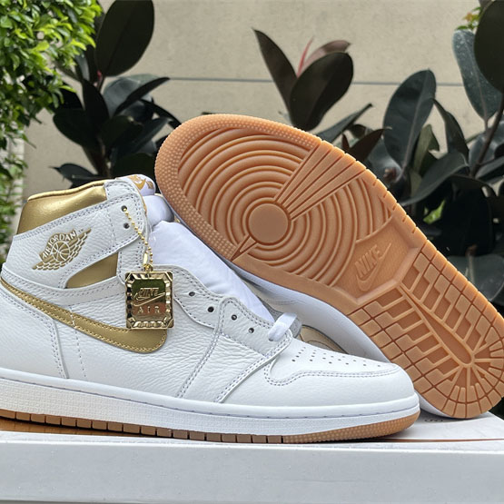 Air Jordan 1 High OG WMNS “Latte Sneaker    FD2596-021  - DopestKickz