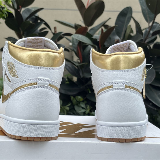 Air Jordan 1 High OG WMNS “Latte Sneaker    FD2596-021  - DopestKickz