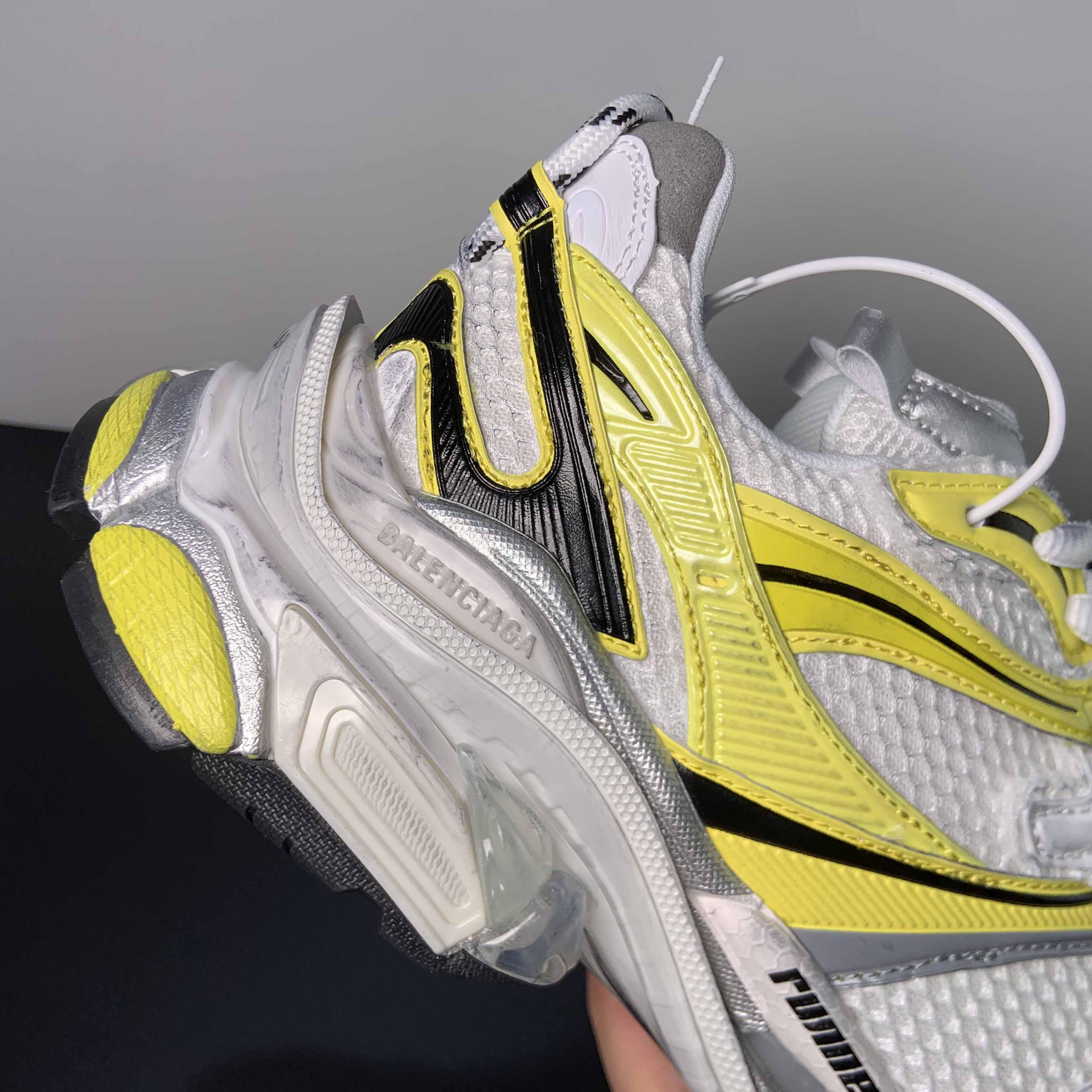 Balenciaga Runner 2.0 Sneaker - DopestKickz