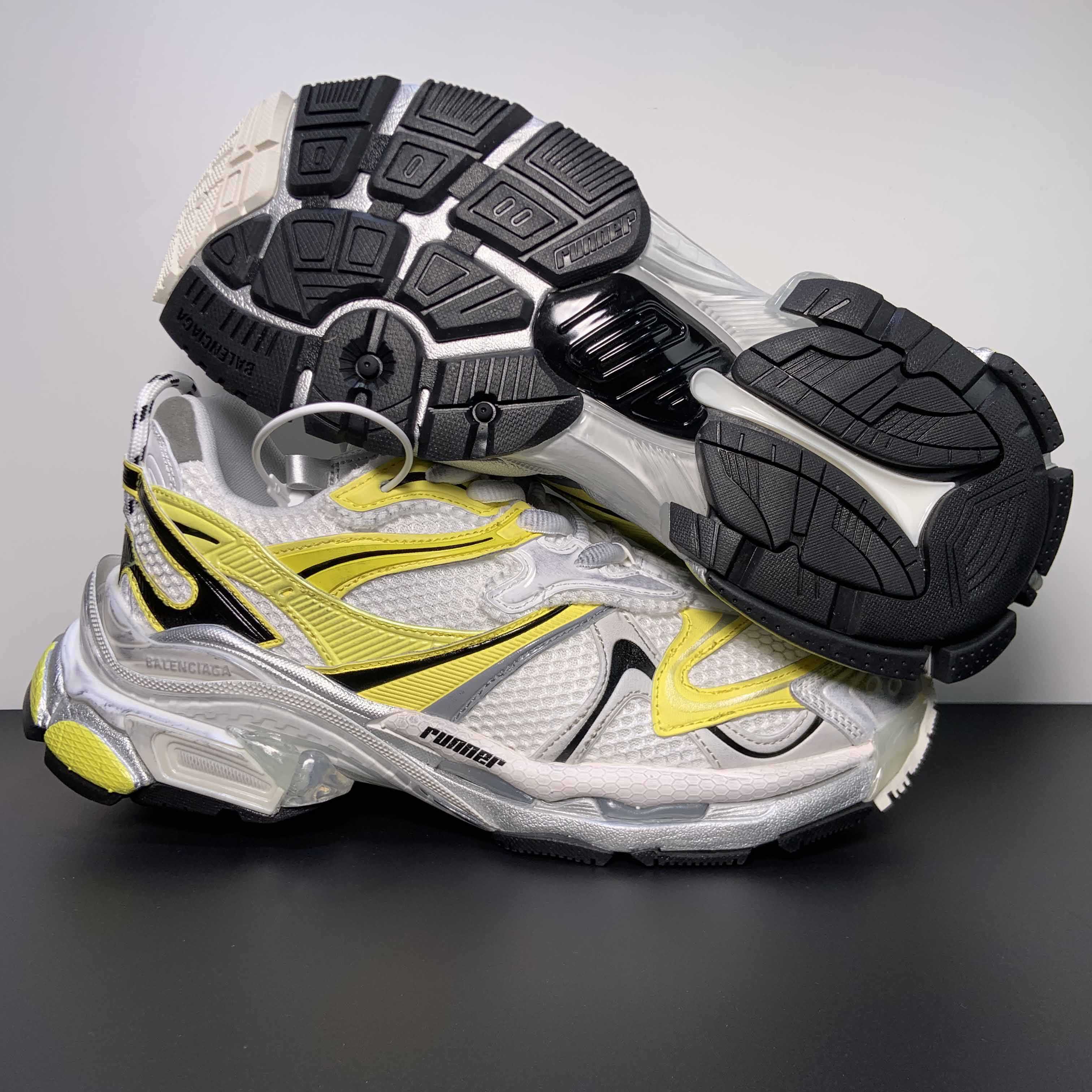 Balenciaga Runner 2.0 Sneaker - DopestKickz