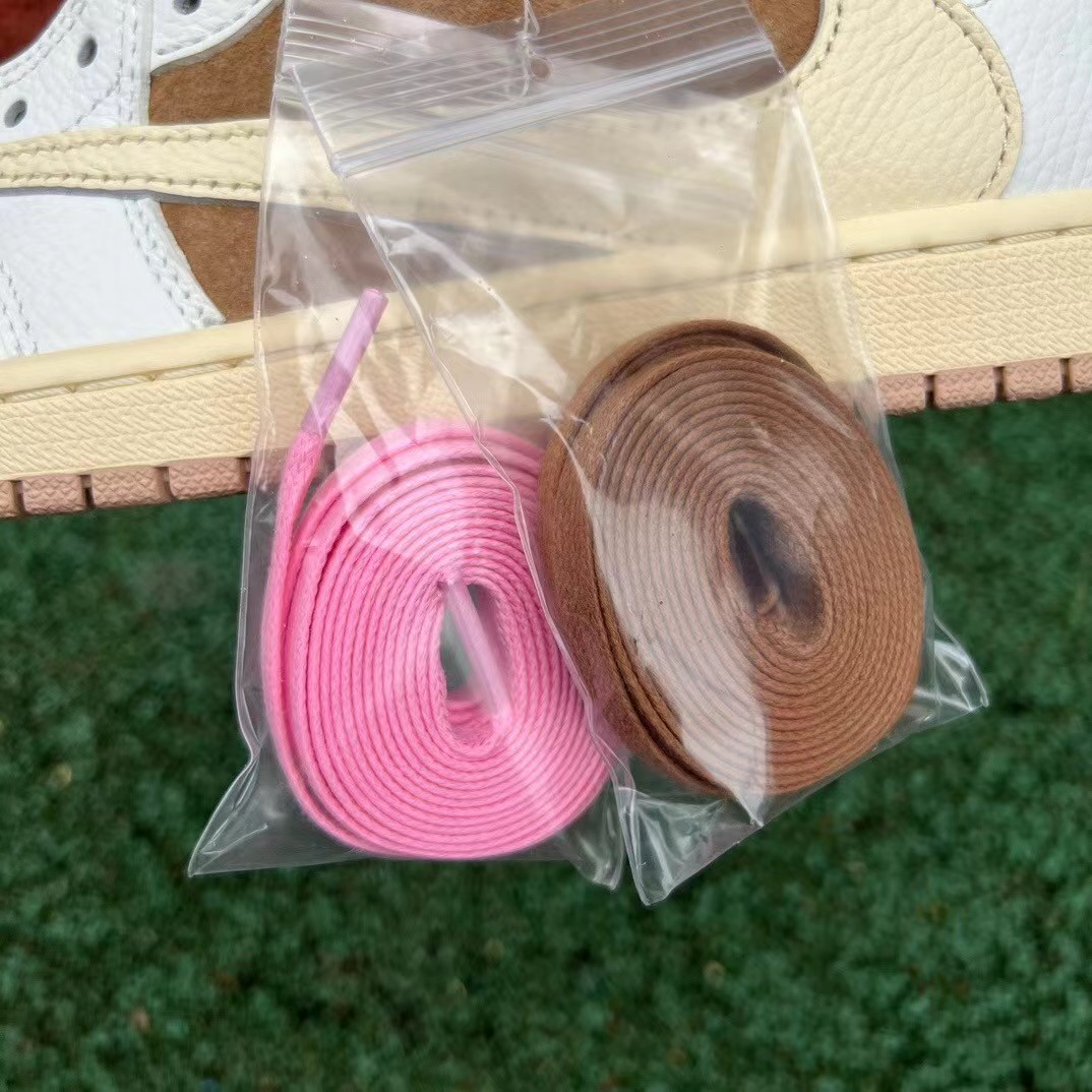 Travis Scott x Air Jordan 1 Low  Sneaker    DM7886-106 - DopestKickz