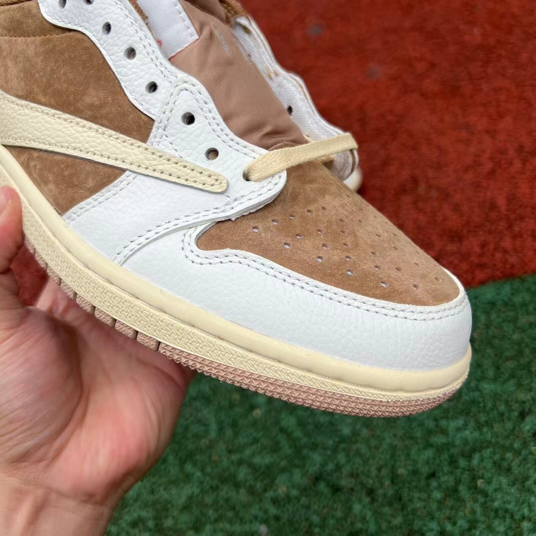 Travis Scott x Air Jordan 1 Low  Sneaker    DM7886-106 - DopestKickz