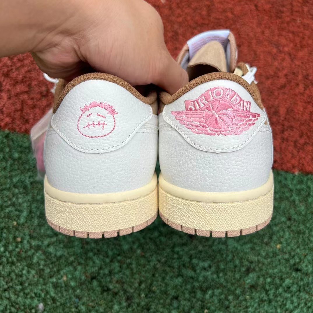 Travis Scott x Air Jordan 1 Low  Sneaker    DM7886-106 - DopestKickz
