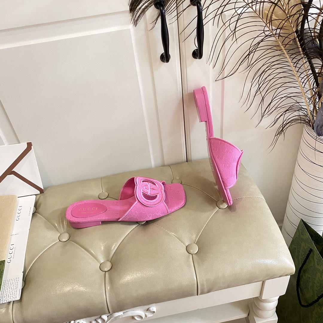 Gucci Women's Interlocking G Slide Sandal - DopestKickz