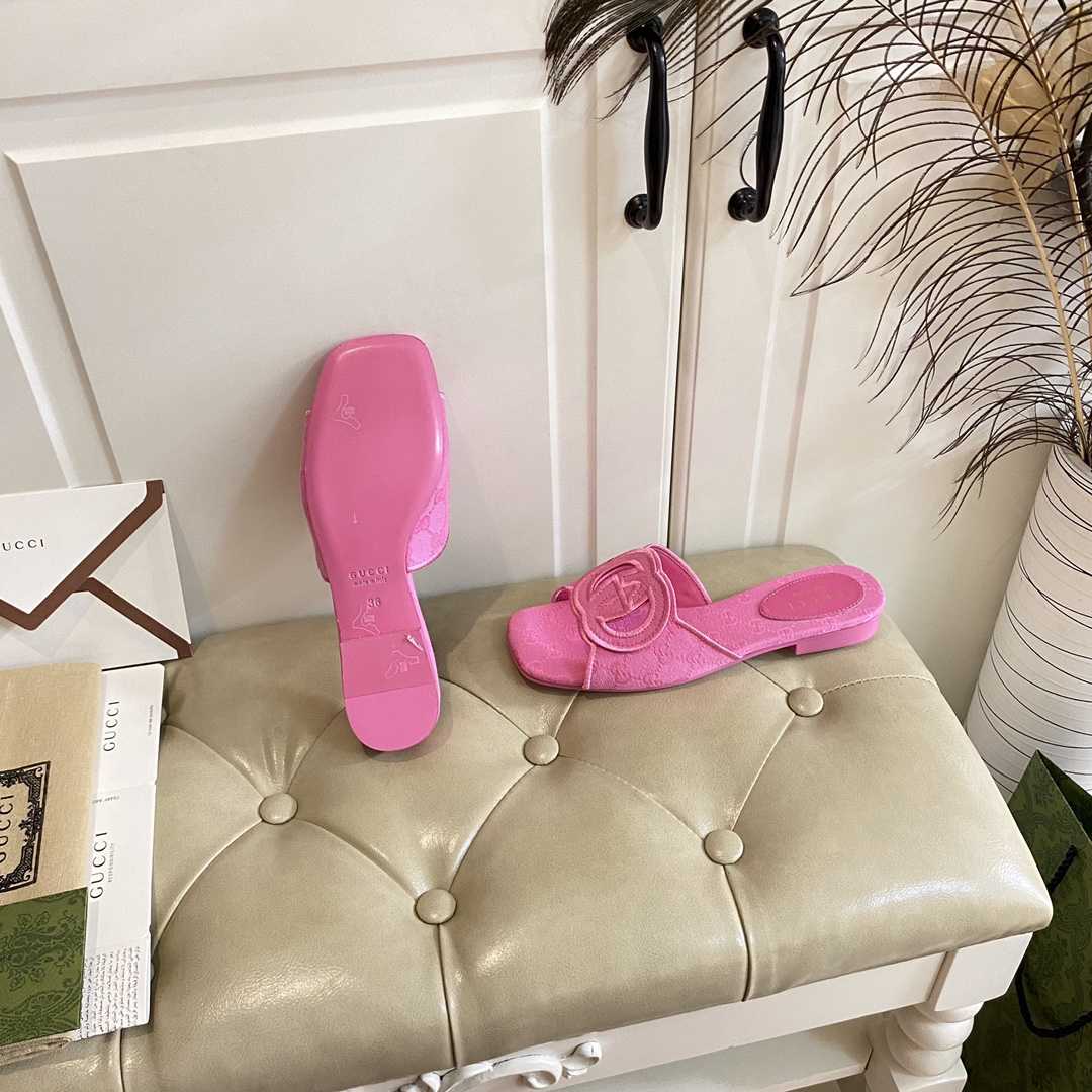 Gucci Women's Interlocking G Slide Sandal - DopestKickz