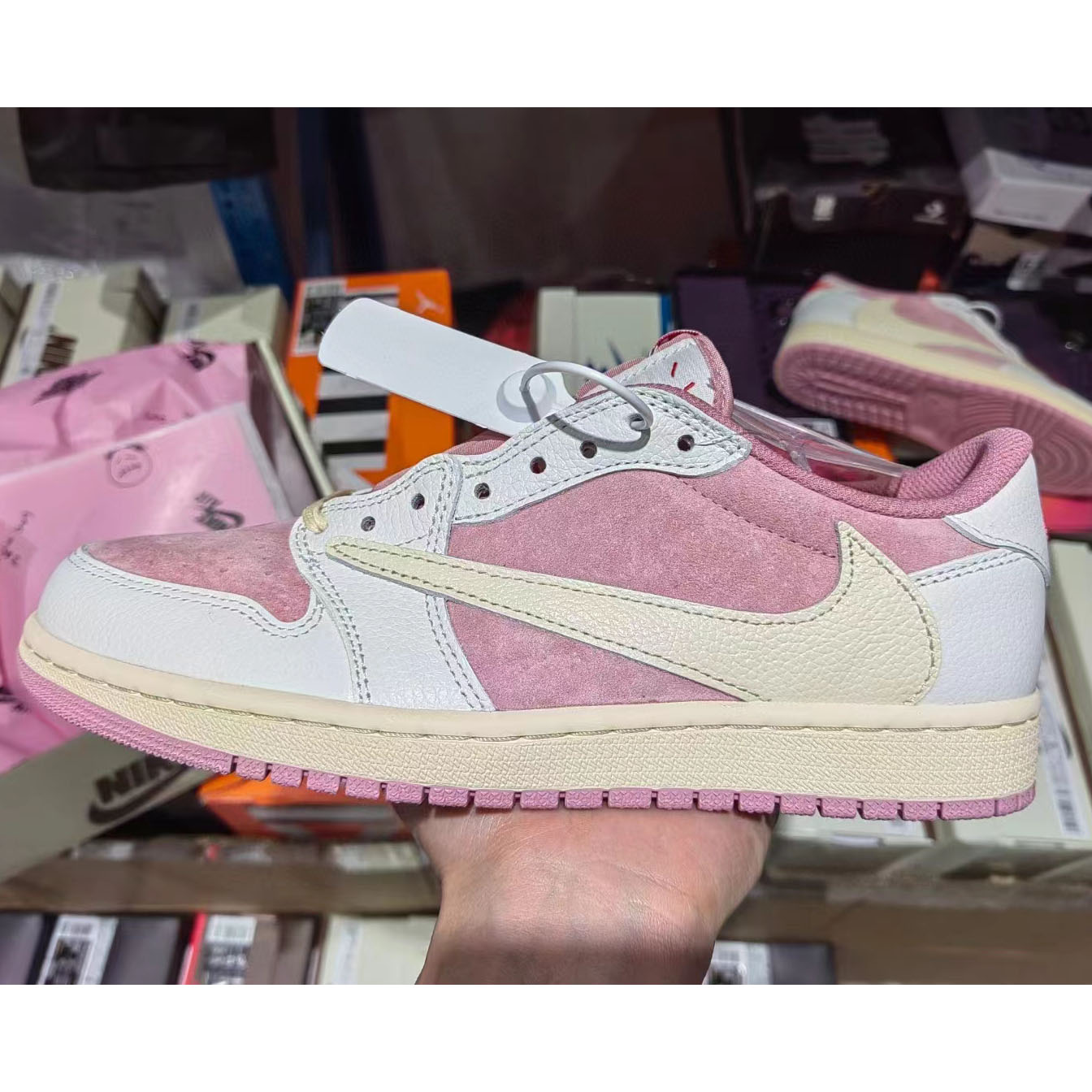 Travis Scott x Air Jordan 1 "Reverse Mocha "Sneaker      DM7866-600 - DopestKickz