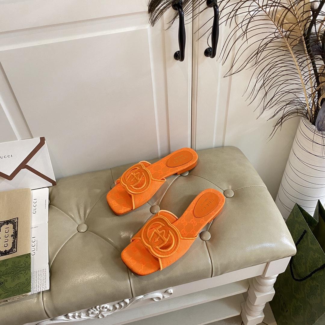 Gucci Women's Interlocking G Slide Sandal - DopestKickz
