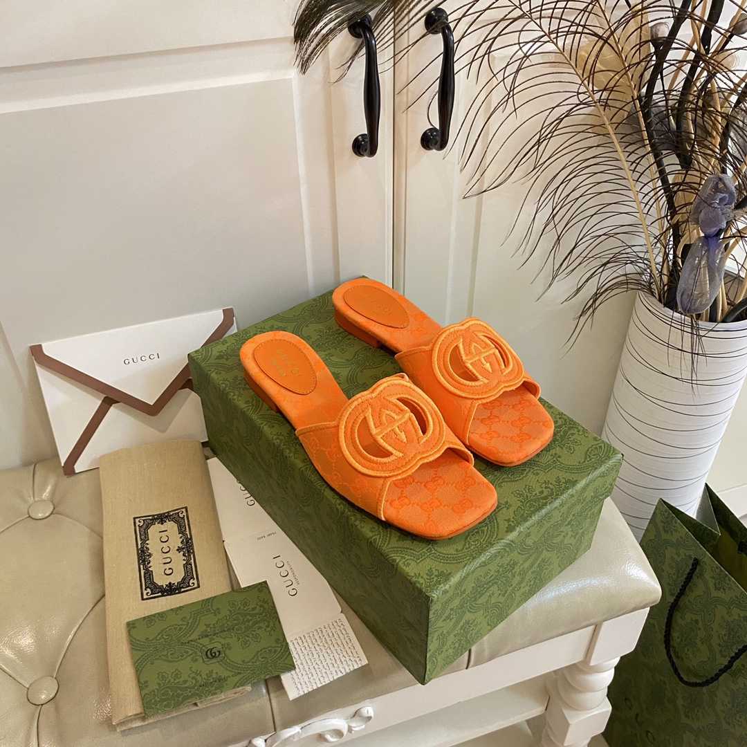 Gucci Women's Interlocking G Slide Sandal - DopestKickz