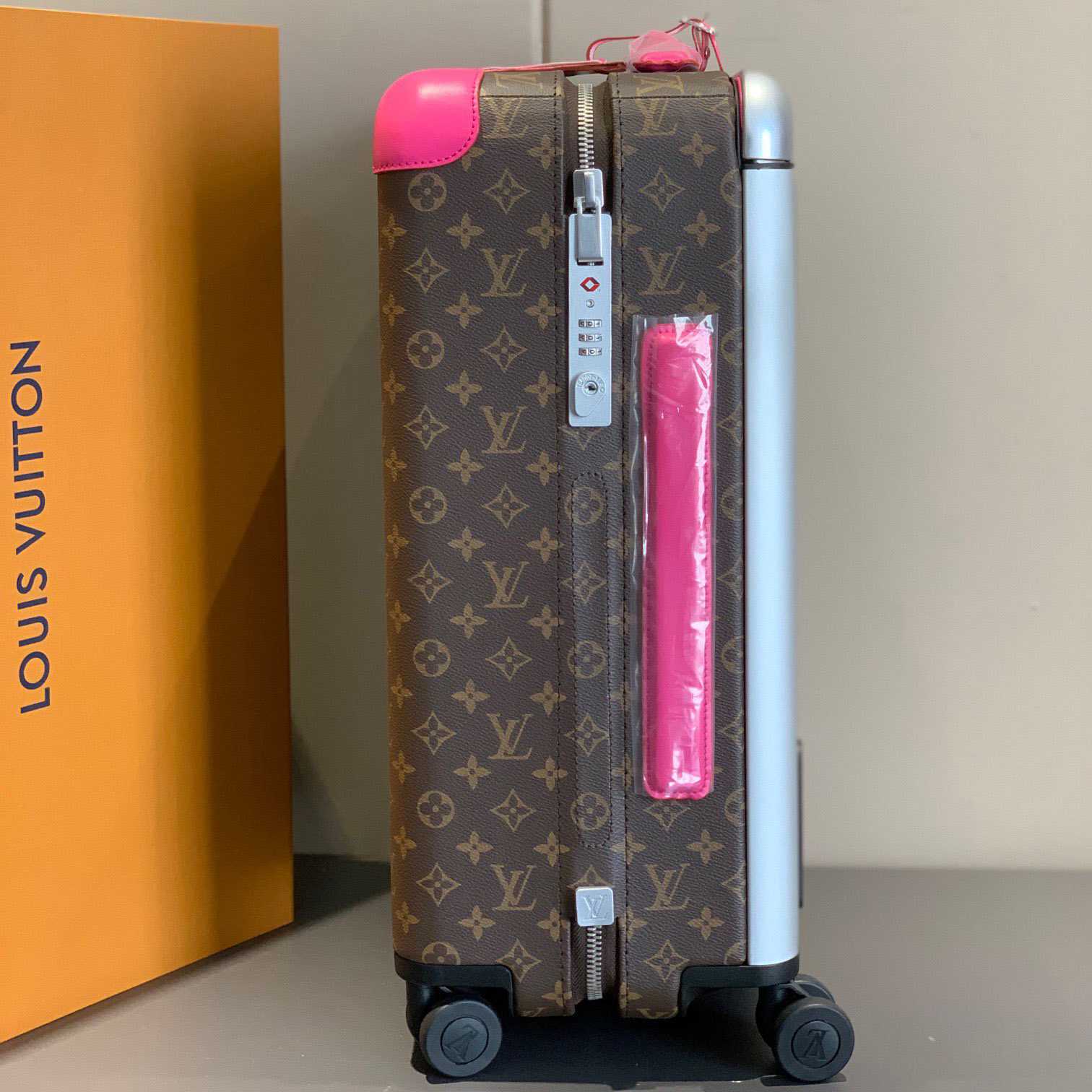 Louis Vuitton Horizon （38 x 55x 21 cm ） - DopestKickz