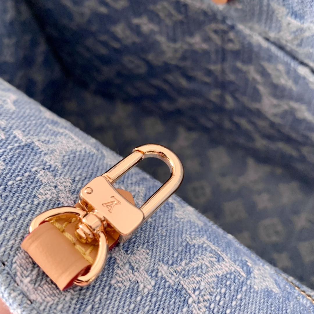 Louis Vuitton Let Go PM   M24897 - DopestKickz