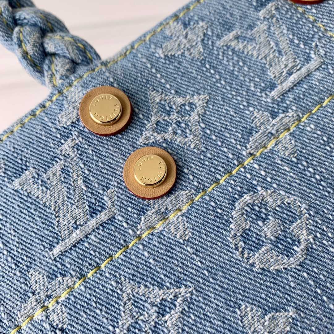 Louis Vuitton Let Go PM   M24897 - DopestKickz