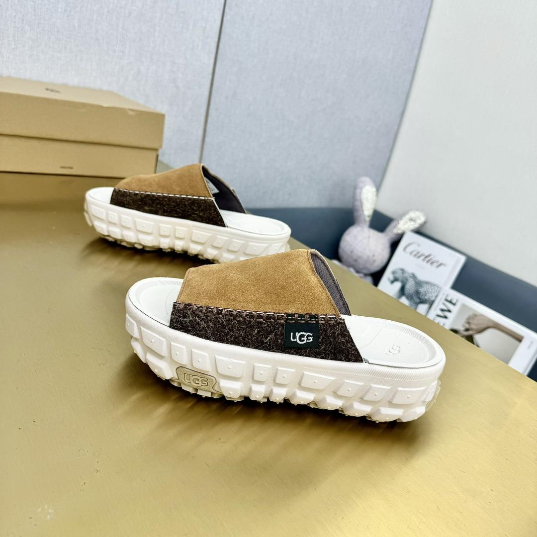 Ugg All Gender Venture Daze Slide - DopestKickz